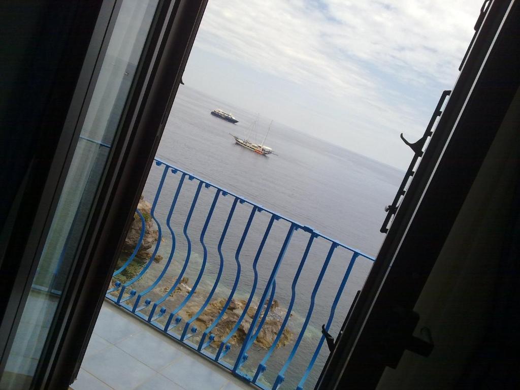 Hotel Rocce Azzurre Lipari  Bilik gambar